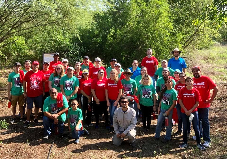 SERVICE SATURDAYS: TAMU-SA Knights Participate in Campus Wide Day of Service